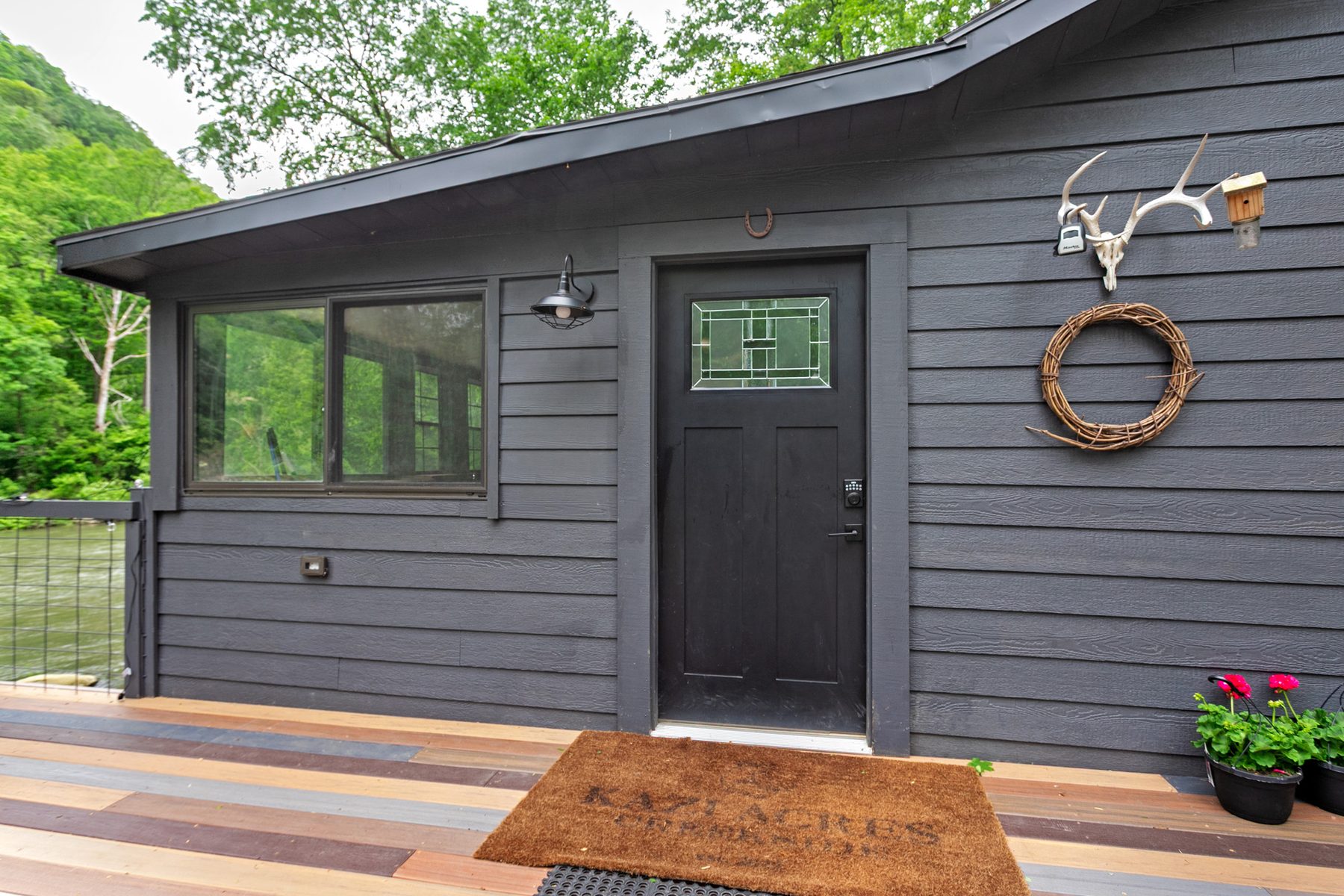 Front entrance of the cabin